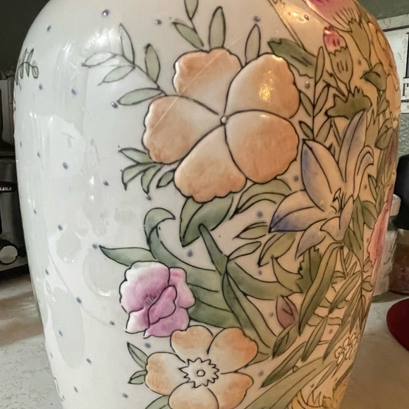 1 Chinoiserie Floral vase per price.No bundles. - Picture 11 of 16